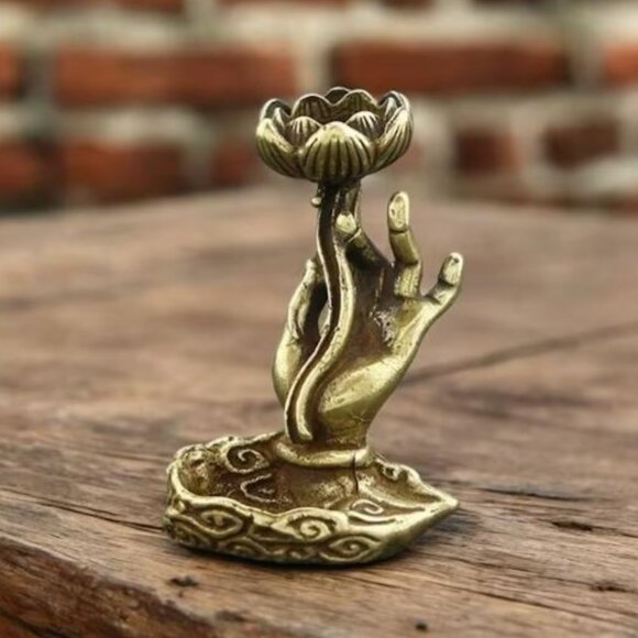 Lotus Flower Sculpture - Picture 1 of 3